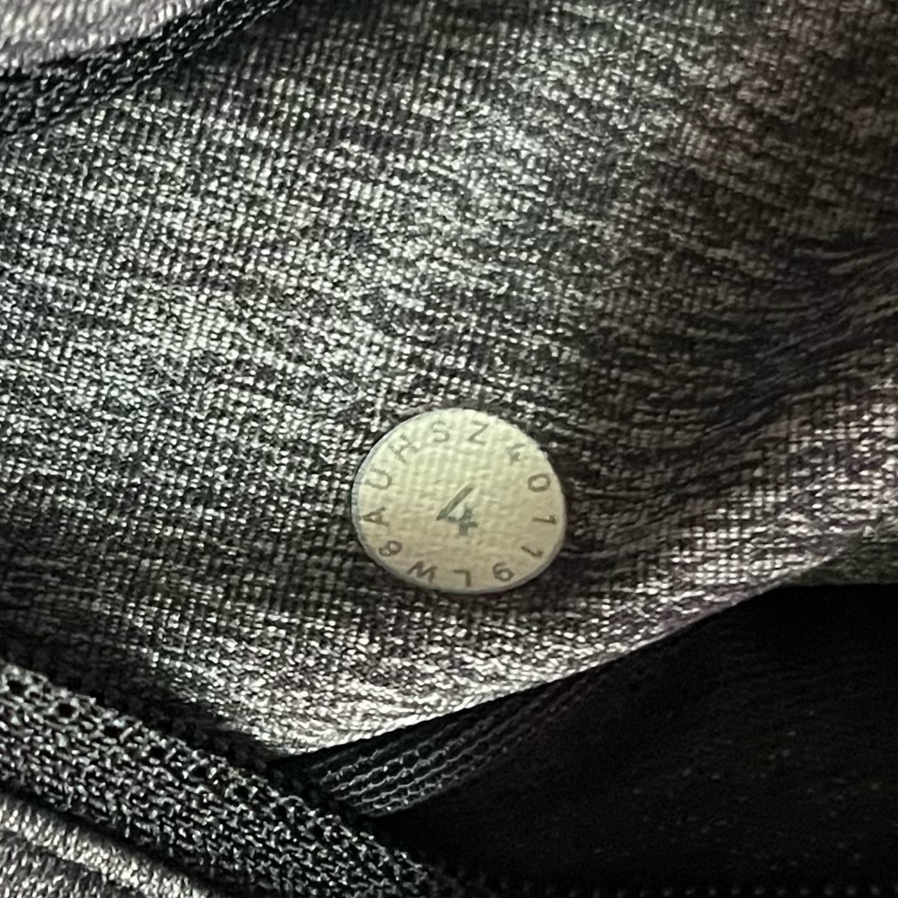 Lululemon • Speed Up Crop Leggings *21" in Heathered Black - Picture 11 of 12